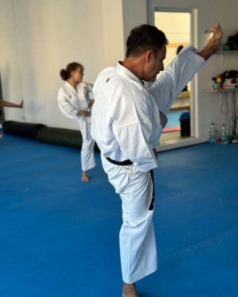 Antrenament de tehnică în dojo – Kyokushin, Zanshin Dojo Brașov
