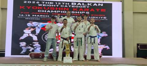 Echipa Zanshin Dojo Brașov la Campionatul Balcanic de Kyokushin Karate 2026 (Bursa, Turcia), cu trofeu